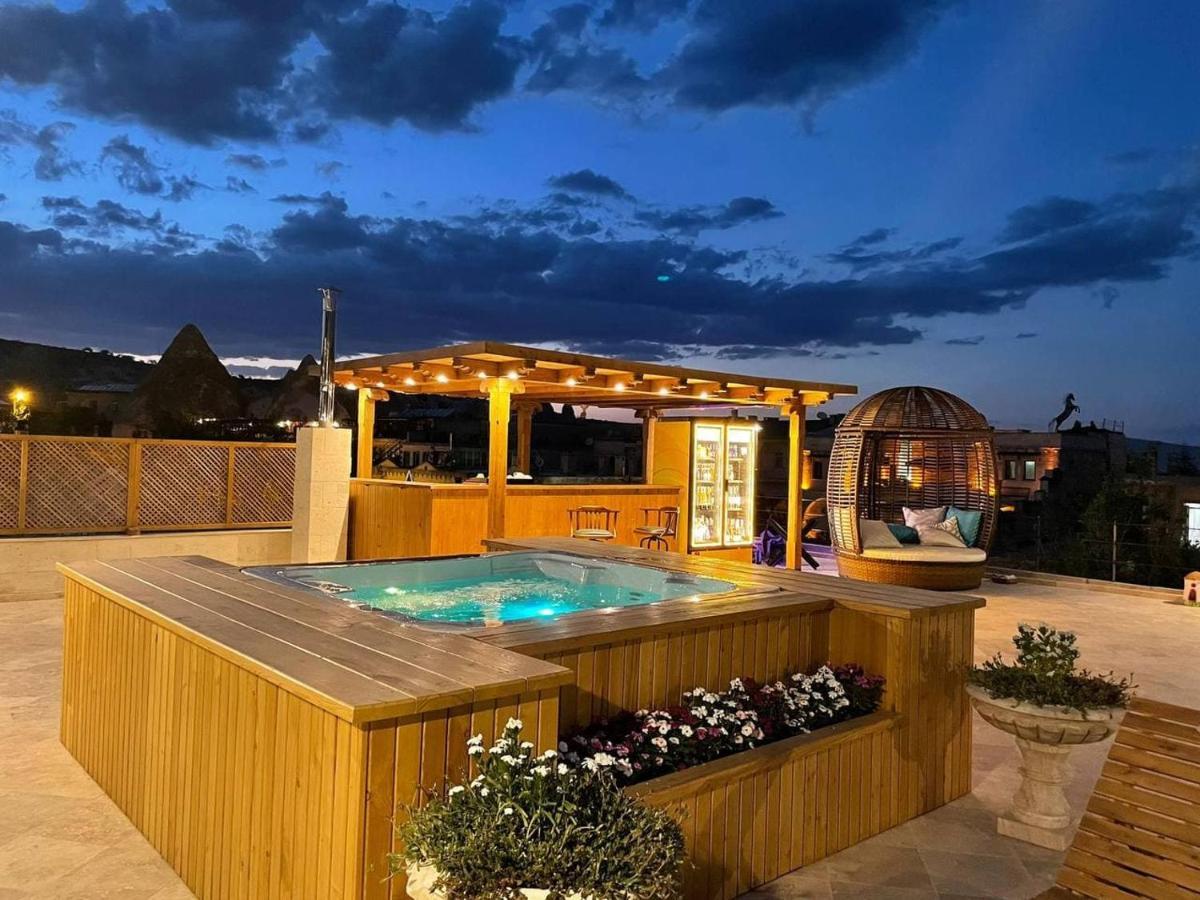 Hotel Cratus Stone Palace