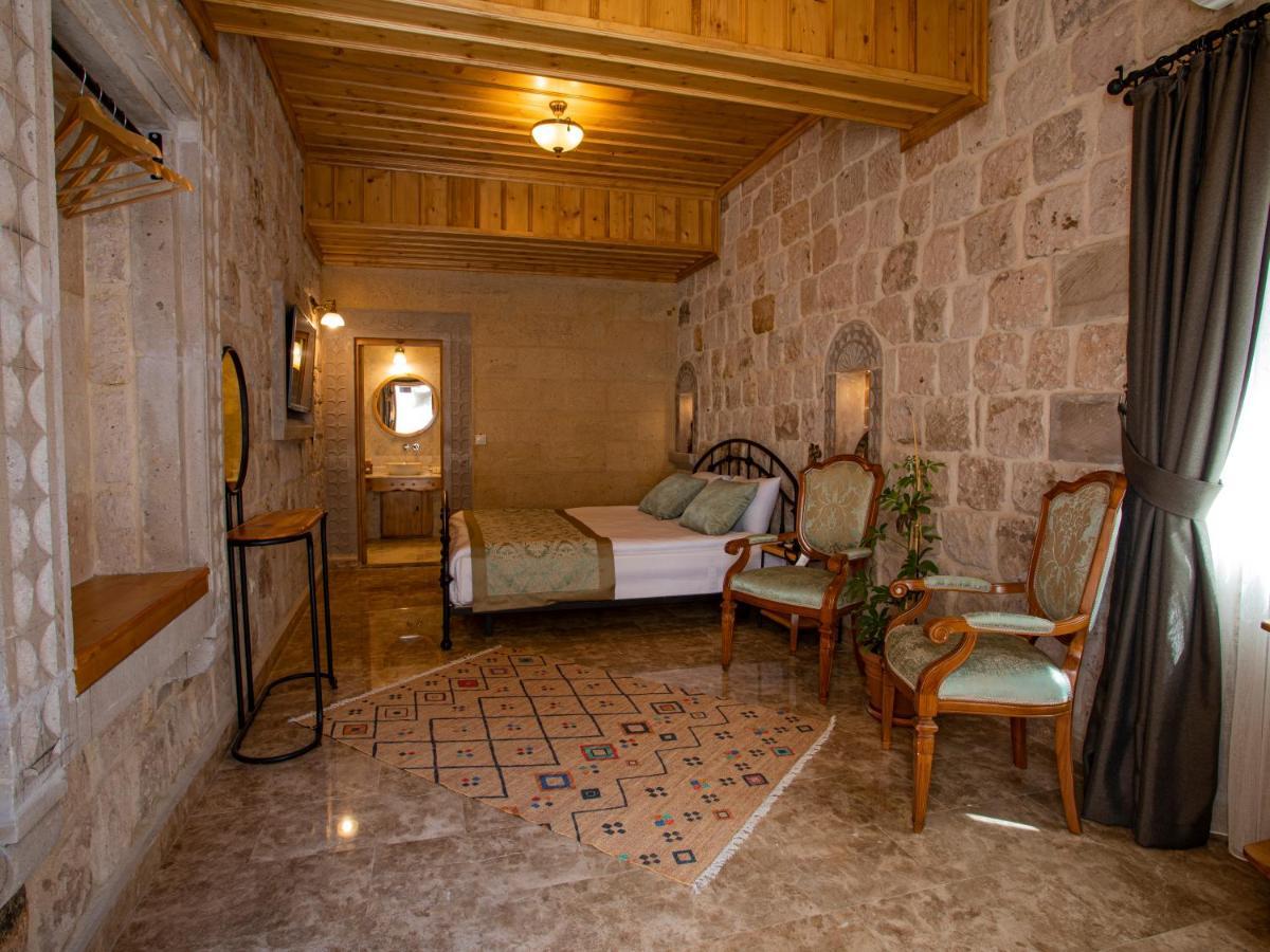Отель Cratus Stone Palace