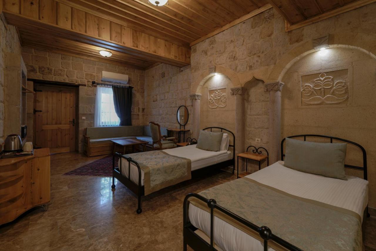 Hotel Cratus Stone Palace