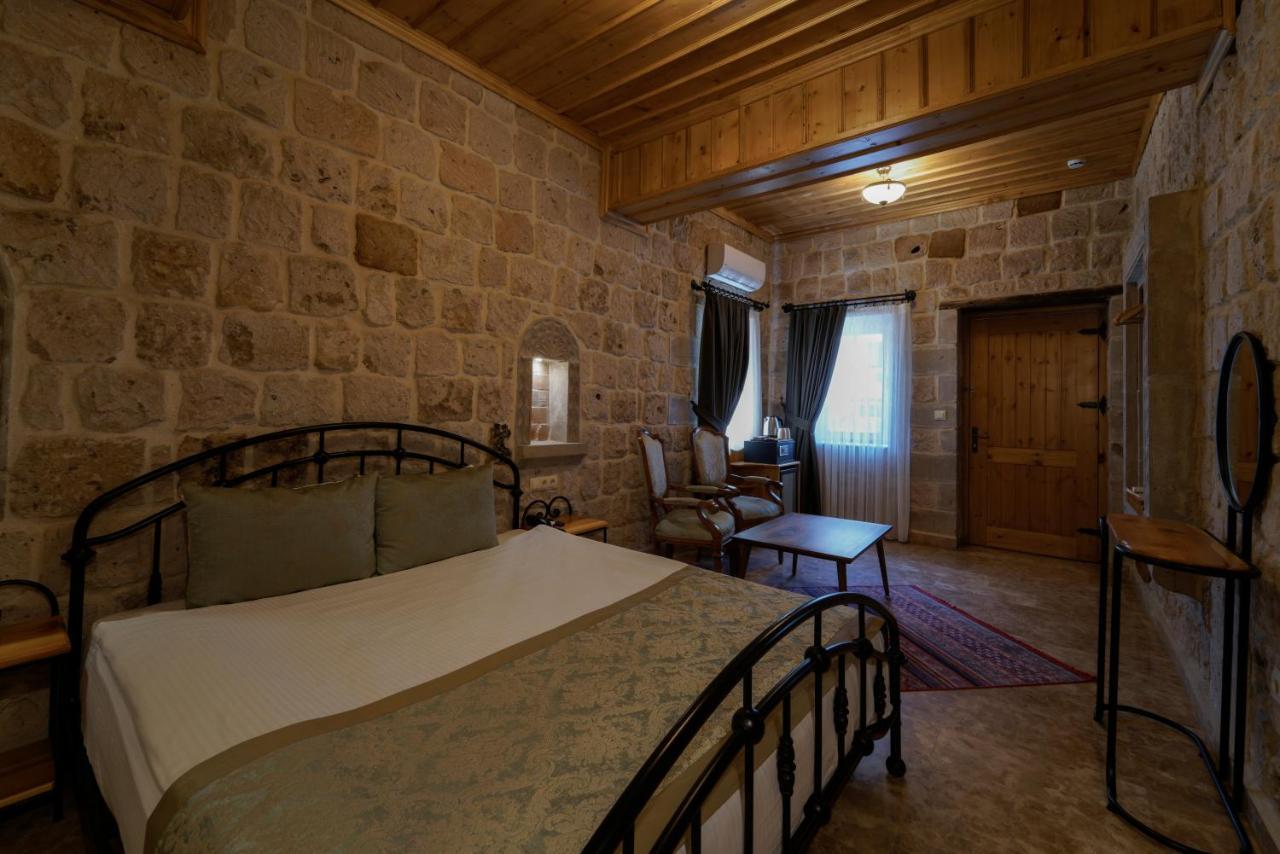 Отель Cratus Stone Palace Гореме