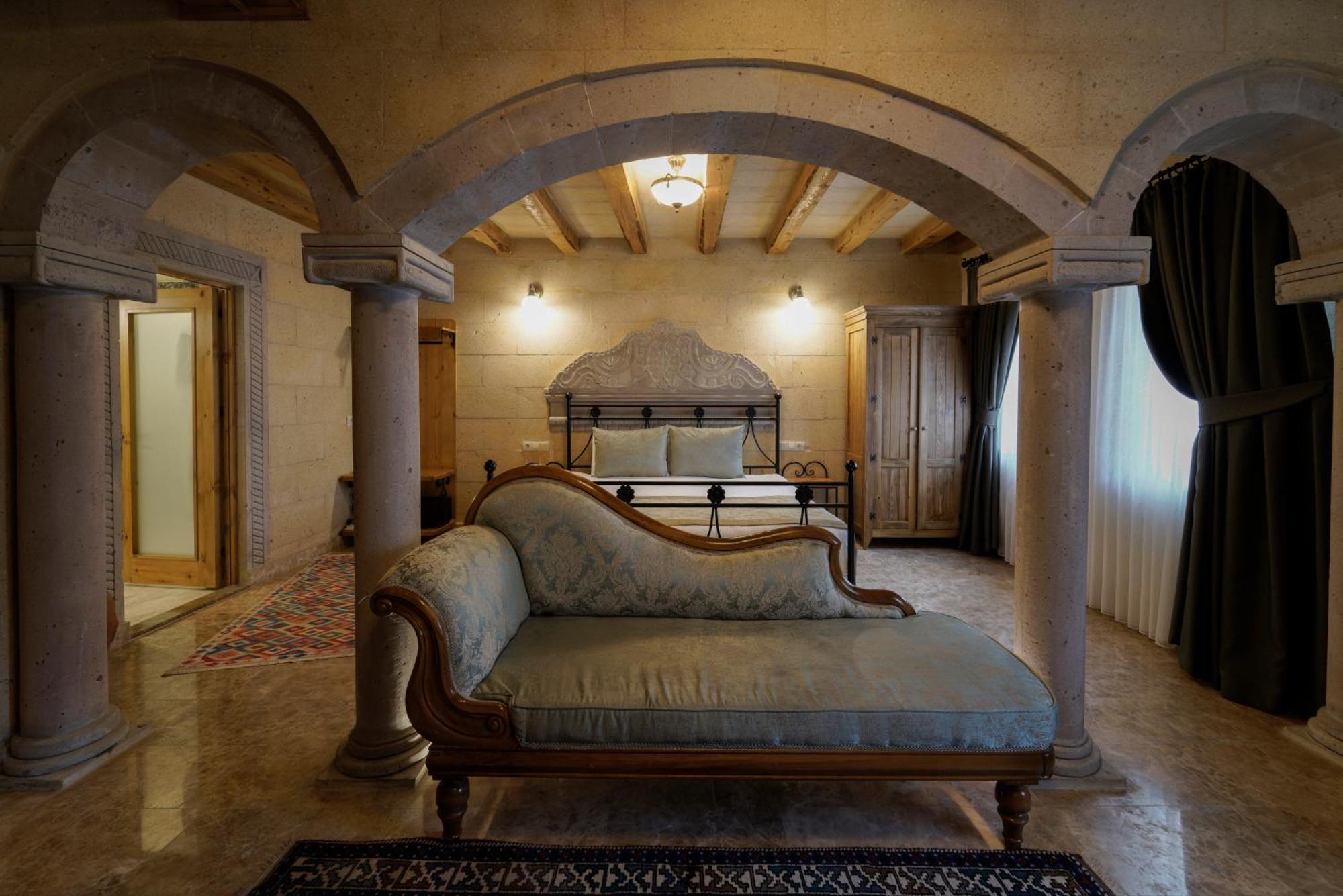 Отель Cratus Stone Palace Гореме