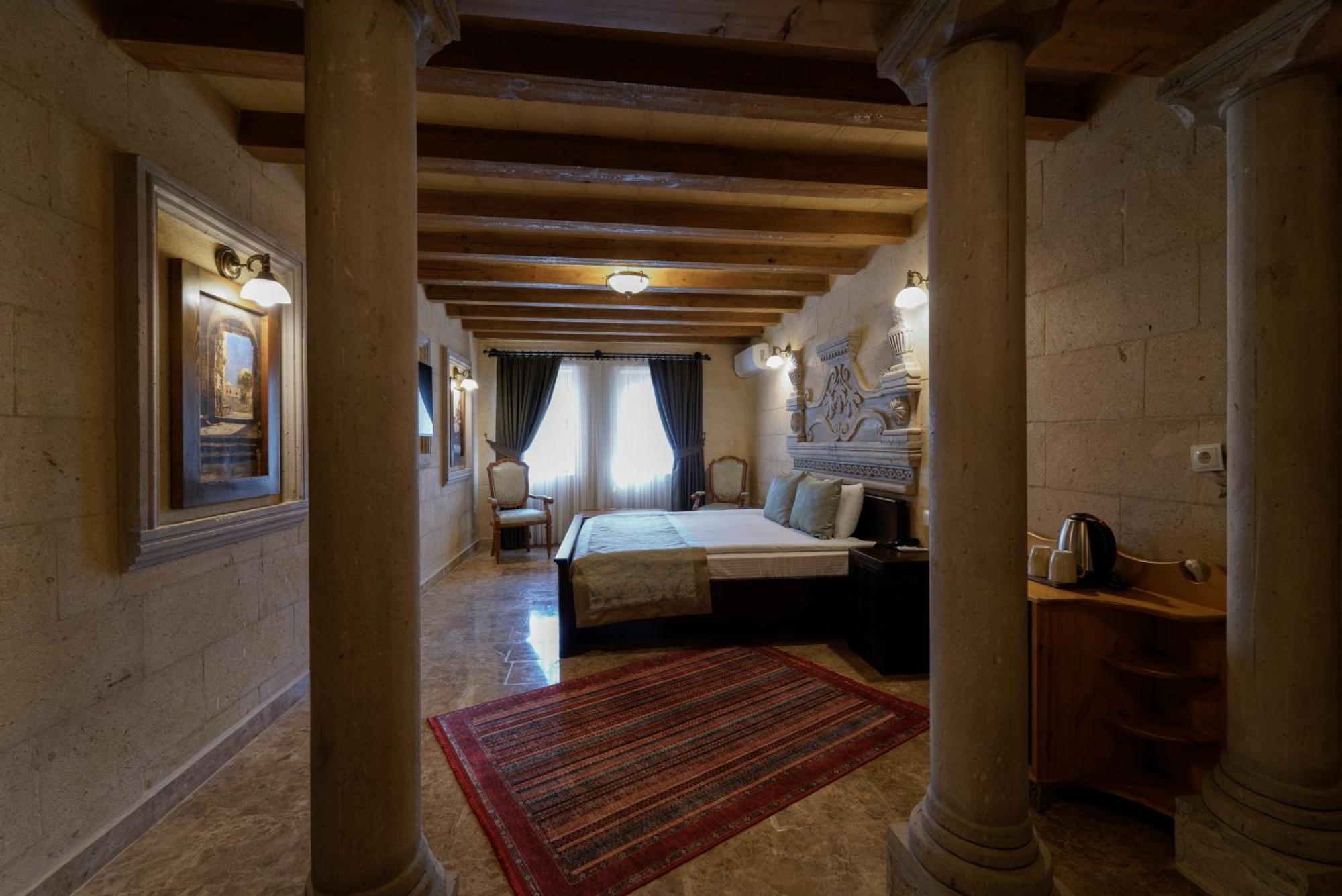 Отель Cratus Stone Palace *