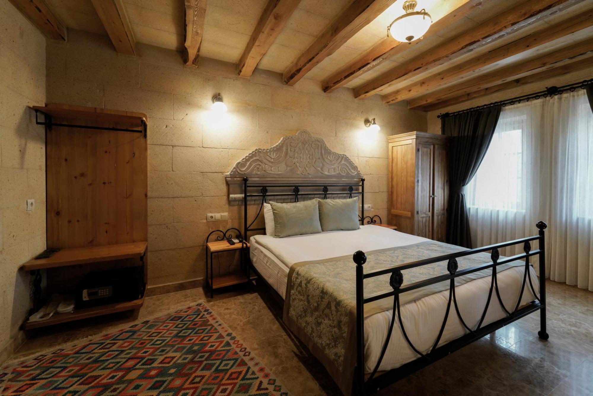 Cratus Stone Palace Отель Гореме